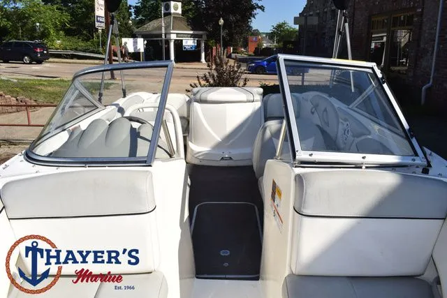 Slide: The Image of Bayliner 185 Bowrider 2011 - 18