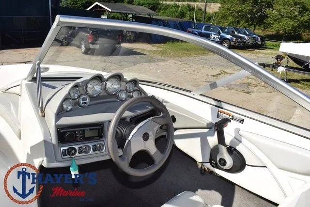 Slide: The Image of Bayliner 185 Bowrider 2011 - 26