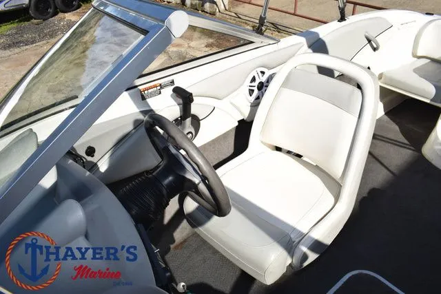 Slide: The Image of Bayliner 185 Bowrider 2011 - 27