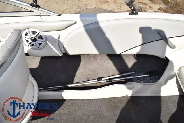 Slide: The Image of Bayliner 185 Bowrider 2011 - 30