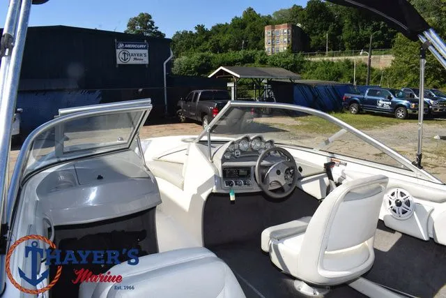 Slide: The Image of Bayliner 185 Bowrider 2011 - 37