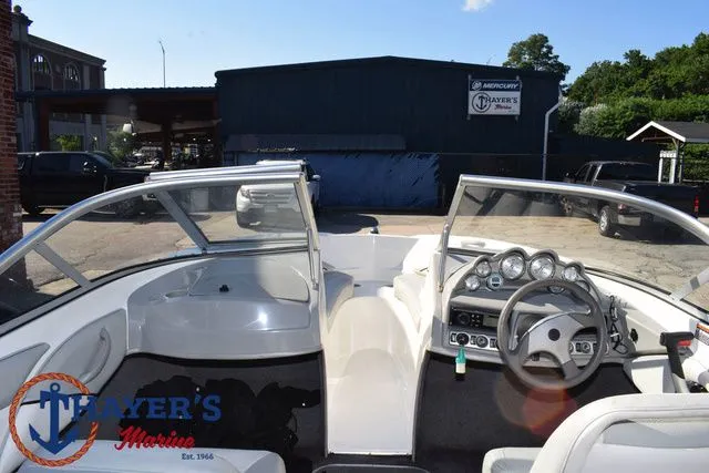 Slide: The Image of Bayliner 185 Bowrider 2011 - 38