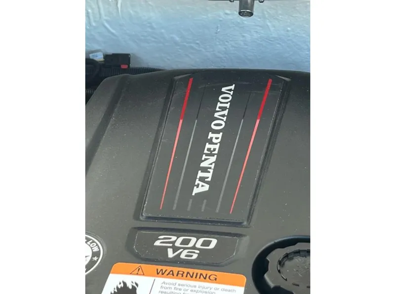 Slide: The Image of Volvo Penta 200 V6 engine in 2023 Four Winns H1 boat. - 12