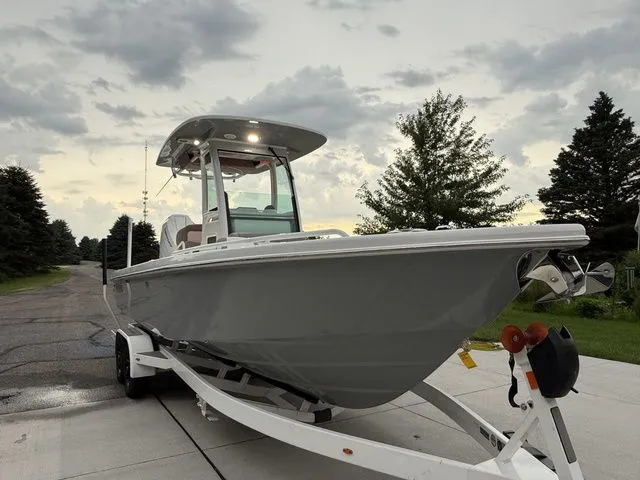 The Image of Everglades 253 Center Console 2026 - 1