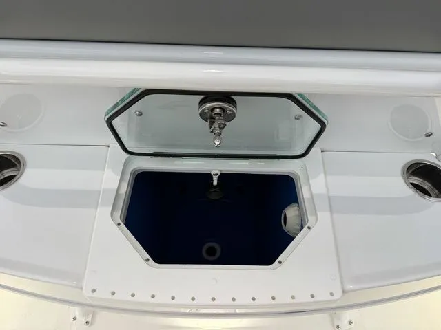 Slide: The Image of Everglades 253 Center Console 2026 - 14