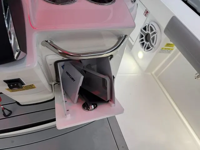 Slide: The Image of Everglades 253 Center Console 2026 - 25