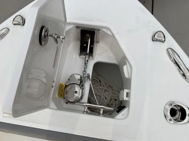 Slide: The Image of Everglades 253 Center Console 2026 - 44