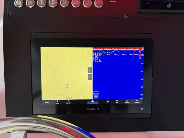 Slide: The Image of Everglades 253 Center Console 2026 - 20