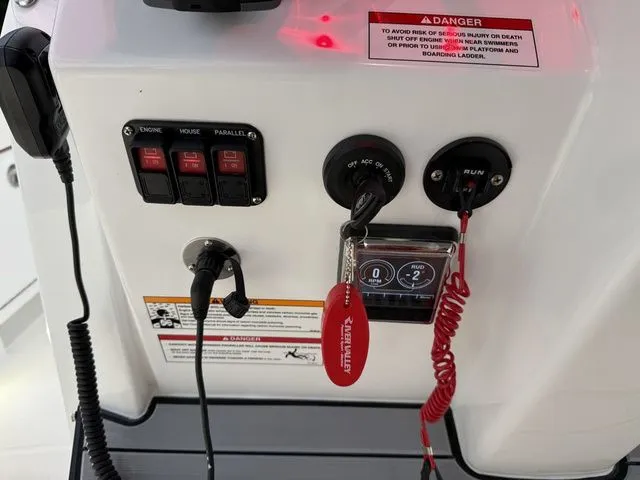 Slide: The Image of Everglades 253 Center Console 2026 - 23