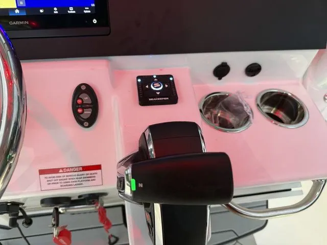 Slide: The Image of Everglades 253 Center Console 2026 - 24