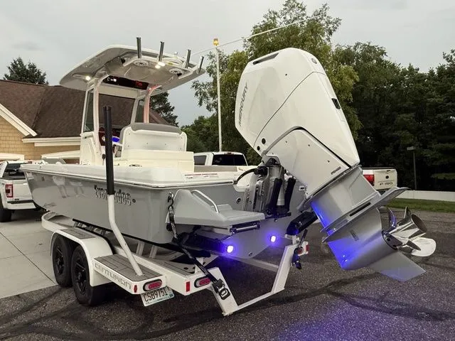 Slide: The Image of Everglades 253 Center Console 2026 - 4