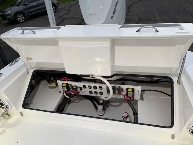 Slide: The Image of Everglades 253 Center Console 2026 - 11