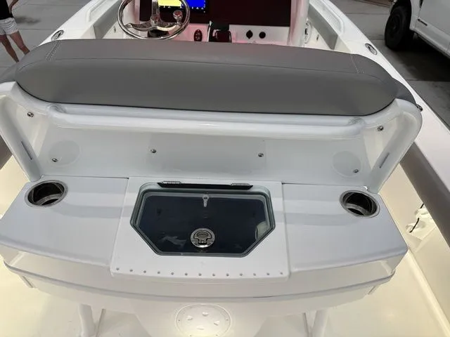 Slide: The Image of Everglades 253 Center Console 2026 - 13