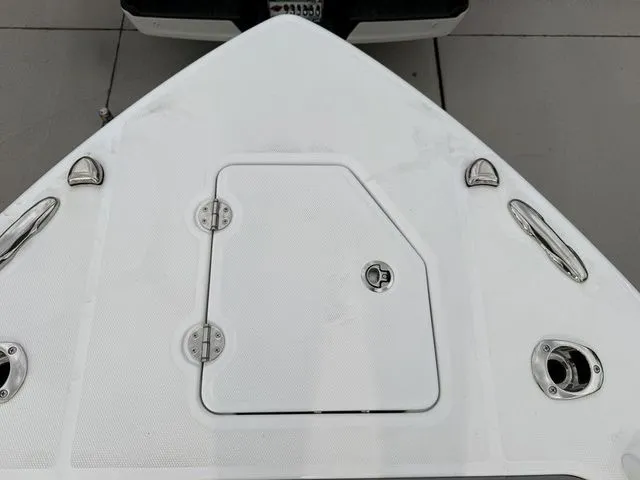 Slide: The Image of Everglades 253 Center Console 2026 - 43