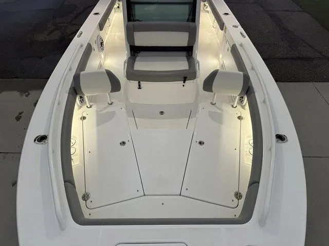 Slide: The Image of Everglades 253 Center Console 2026 - 45