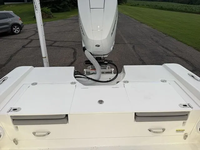 Slide: The Image of Everglades 253 Center Console 2026 - 7