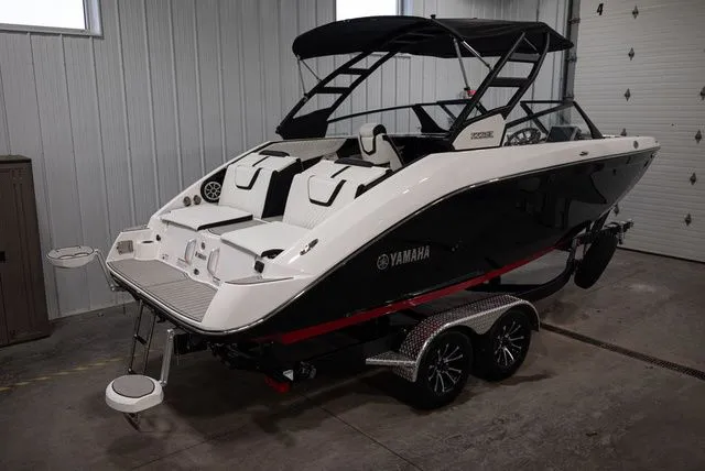 Slide: The Image of Yamaha 222SE 2025 - 4