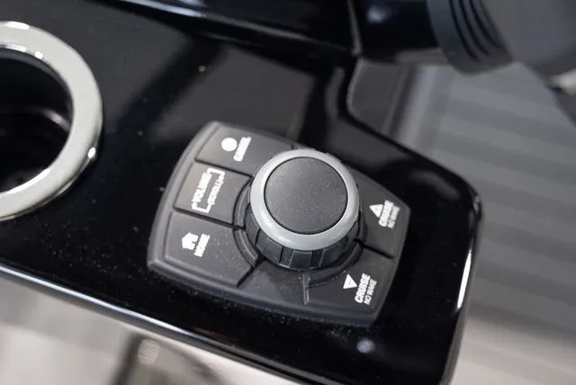 Slide: The Image of Yamaha 222SE 2025 - 9