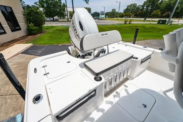 Slide: The Image of Sea Pro 230 Bay 2025 - 10