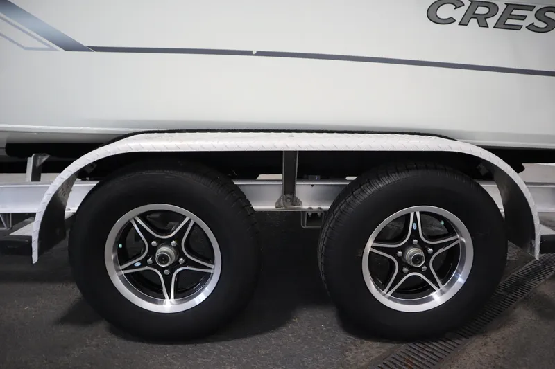 Slide: The Image of Crestliner 2200 CC 2022 - 50