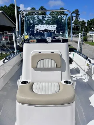 Slide: The Image of Sundance 20 Bay Skiff 2019 - 4