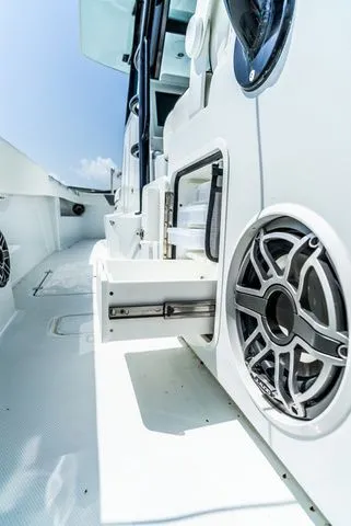 Slide: The Image of Invincible 33 Catamaran 2026 - 17