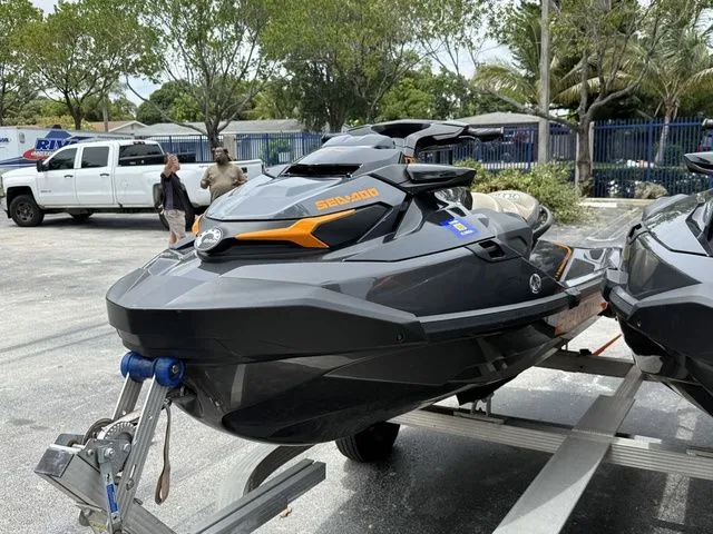Slide: The Image of Sea-Doo GTX 170 BRP Premium Audio iDF iBR 2023 - 8