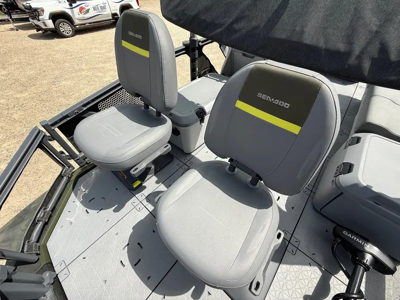 Slide: The Image of Sea-Doo Switch Fish 2025 - 14