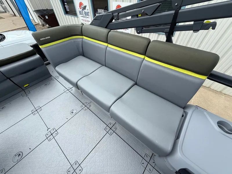 Slide: The Image of Sea-Doo Switch Fish 2025 - 17