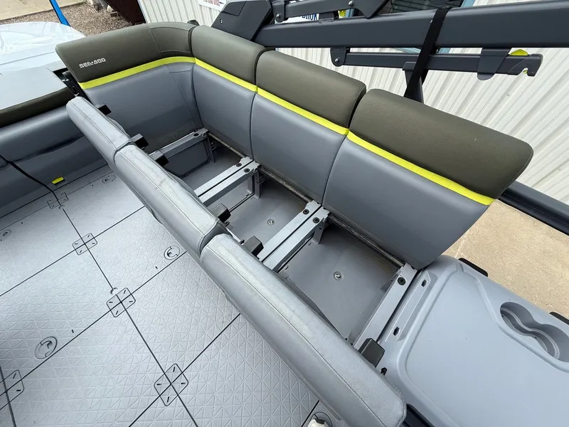 Slide: The Image of Sea-Doo Switch Fish 2025 - 18