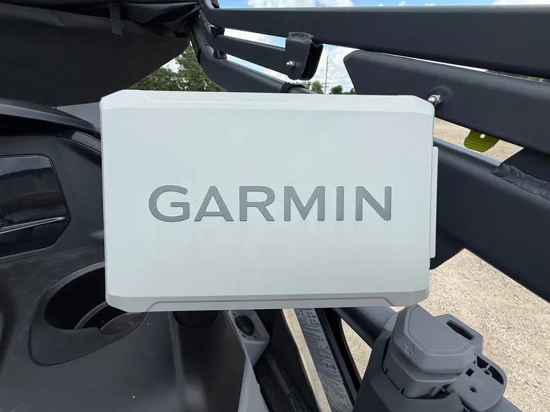 Slide: The Image of Sea-Doo Switch Fish 2025 - 19