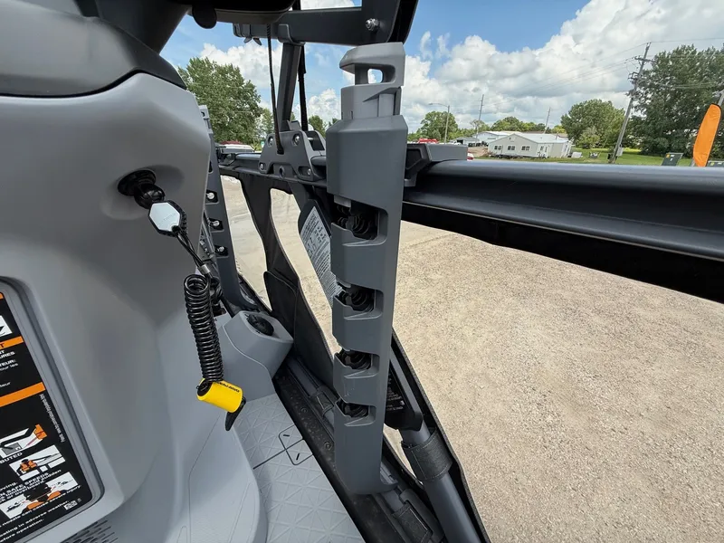 Slide: The Image of Sea-Doo Switch Fish 2025 - 23