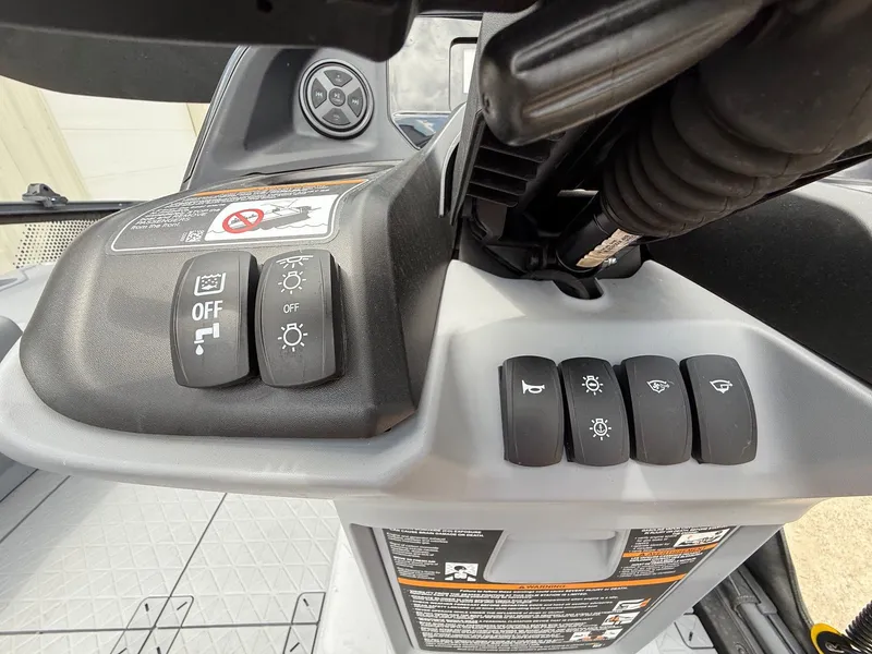 Slide: The Image of Sea-Doo Switch Fish 2025 - 24