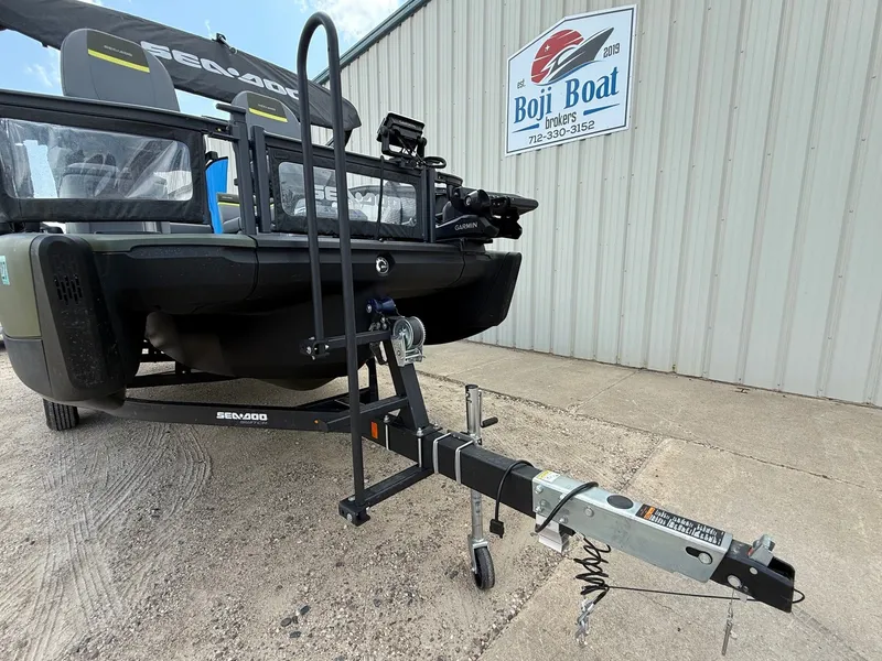 Slide: The Image of Sea-Doo Switch Fish 2025 - 31