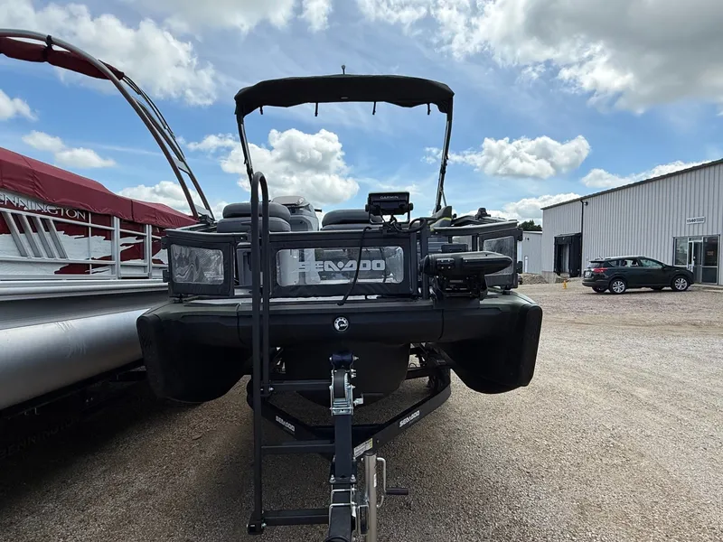 Slide: The Image of Sea-Doo Switch Fish 2025 - 4