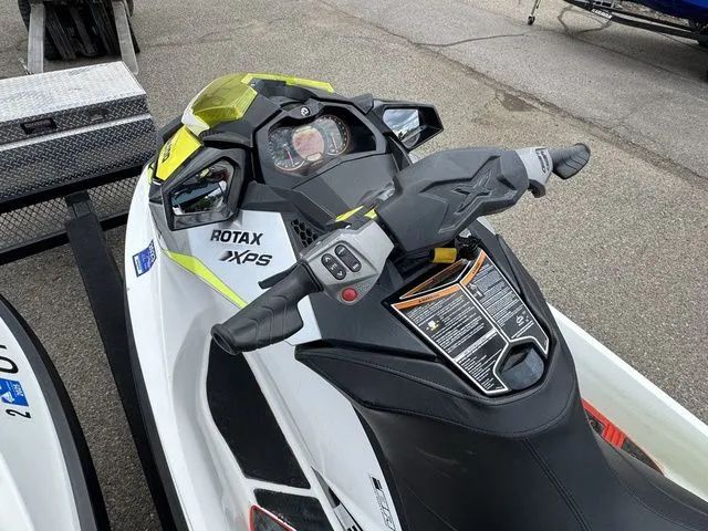 Slide: The Image of Sea-Doo RXP 2017 - 21