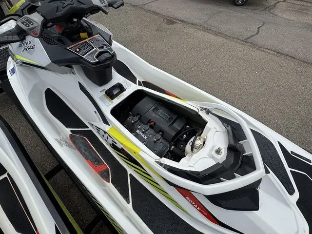 Slide: The Image of Sea-Doo RXP 2017 - 24