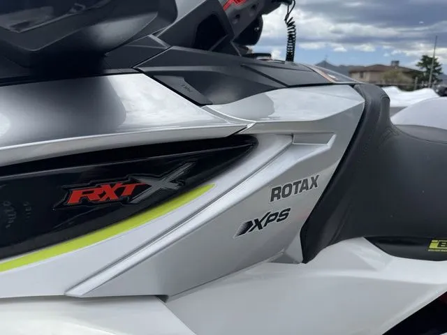 Slide: The Image of Sea-Doo RXT 2017 - 10