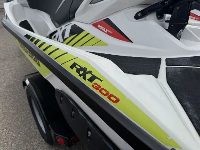 Slide: The Image of Sea-Doo RXT 2017 - 11