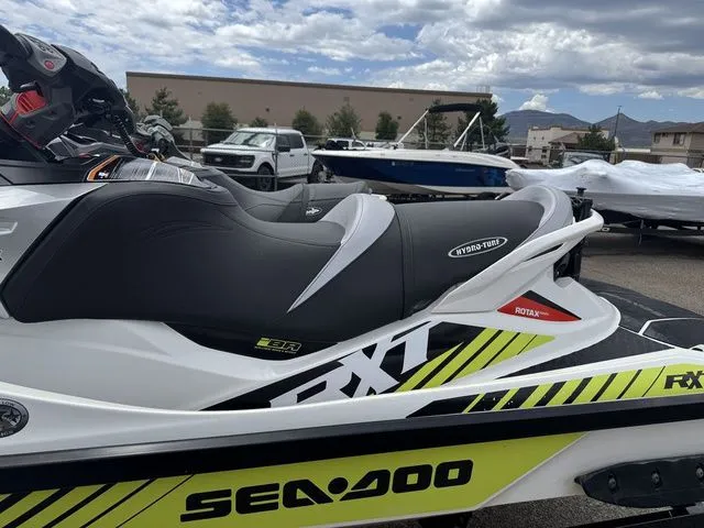 Slide: The Image of Sea-Doo RXT 2017 - 8