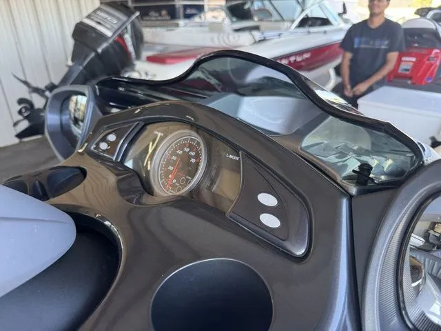 Slide: The Image of Yamaha WaveRunner FX 2007 - 12