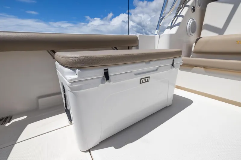 Slide: The Image of Yeti cooler on Tiara Yachts 4200 Open, 2004 model. - 29