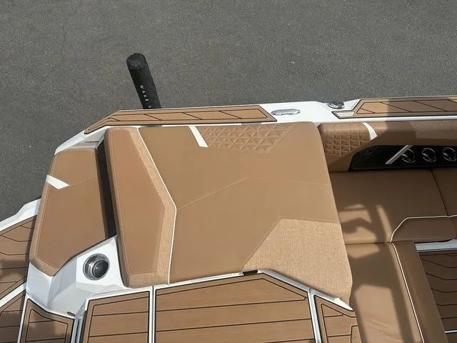 Slide: The Image of Nautique Super Air Nautique GS22 2025 - 10