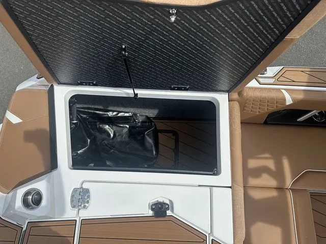 Slide: The Image of Nautique Super Air Nautique GS22 2025 - 11