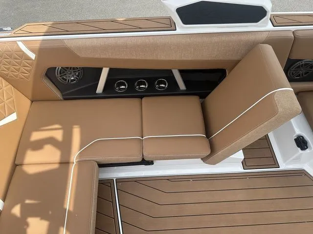 Slide: The Image of Nautique Super Air Nautique GS22 2025 - 17