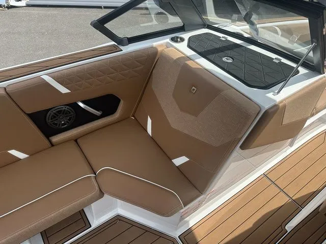 Slide: The Image of Nautique Super Air Nautique GS22 2025 - 18