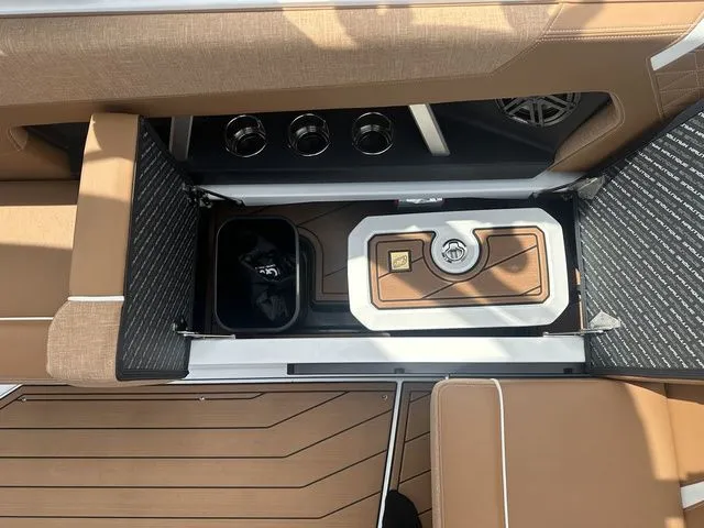 Slide: The Image of Nautique Super Air Nautique GS22 2025 - 22