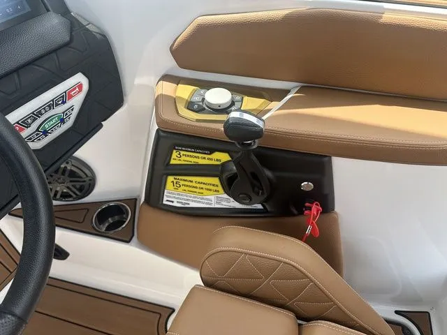 Slide: The Image of Nautique Super Air Nautique GS22 2025 - 28