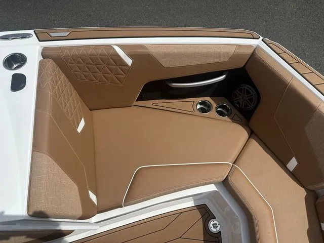 Slide: The Image of Nautique Super Air Nautique GS22 2025 - 30