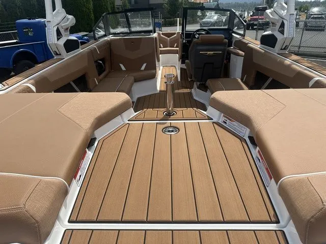 Slide: The Image of Nautique Super Air Nautique GS22 2025 - 9